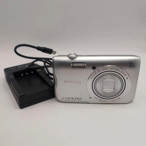Nikon COOLPIX A300 Compact Digital Camera 20MP 8x Zoom WiFi Bluetooth - Picture 1 of 9