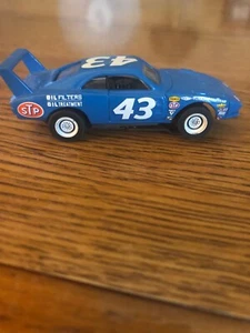 T-Jet Aurora Vollniete Richard Petty Decaled Johny Lightning HO Slotcar - Bild 1 von 5