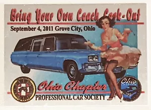 2011 PCS Bring Your Own Coach coche fúnebre exhibición pinup chica tablero placa - Imagen 1 de 1