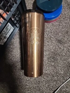 Vaso de viaje Starbuck's de cobre metálico 16 oz aislado 2022 en relieve - Imagen 1 de 2