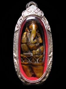 Amulette thaïlandaise Thao Thong sculptée dent de tigre Ganesha 1898 par Ajarn Thong - Photo 1 sur 6
