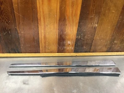 Austin Healey 3000 • Embellecedores de puerta superior exterior originales. Usado. KMG1521 Foto 1 de 4