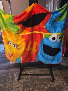 Couverture jetée Sesame Street 72* 60* - Photo 1/17