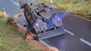 Pionierpanzer II Dachs N 1:160 Handbemalt+Licht (Basis Panzershop) - Bild 1 von 6