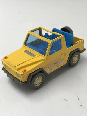 Camión Mercedes Benz 1993 fundido a presión Road Champs amarillo Foto 1 de 4