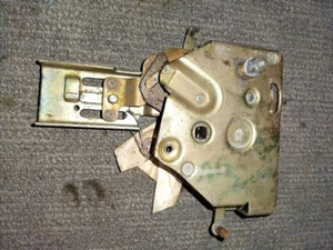 SLIDING DOOR LATCH HANDLE MECHANISM VW VANAGON T3 80-91 SLIDER - 251 843 654 D - Picture 1 of 7