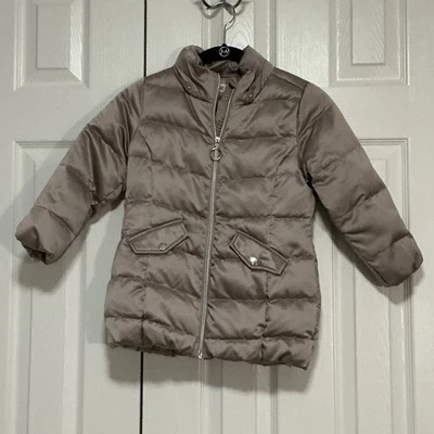 H&M Niñas Chaqueta Plumón y Plumas EE. UU. 5-6Y Abrigo Puffer Champagne Color Taupe Foto 1 de 4