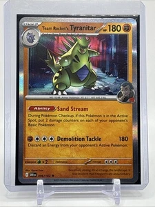 Team Rocket's Tyranitar 096/182 Sv10: Destined Rivals Reverse Holo - Imagen 1 de 3