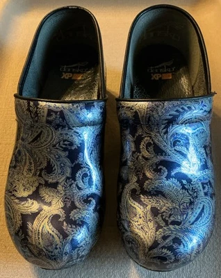 Dansko XP 2.0 Blue Paisley Glossy Patent Leather Clogs Size 40  ( US 9.5 ~ 10 ) - Image 1 of 4