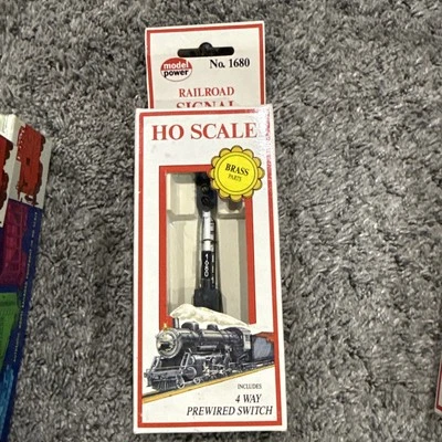 Model Power 1680 HO Scale Railroad Signal w/Brass Parts & 4 Way Wired Switch:NIB - Image 1 of 4