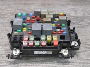 2004-2006 HUMMER H2 ENGINE FUSE RELAY JUNCTION BOX BLOCK ASSEMBLY - Bild 1 von 12