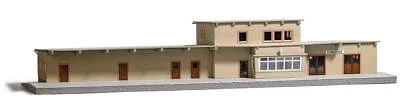Busch 1950 HO/OO Gauge Train Station Kit - Image 1 of 2
