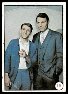 1966 Topps Batman Batt Laffs Bruce Wayne y Dick Grayson #16 - Imagen 1 de 2