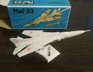 Maqueta avión MiG-23 URSS. Avión de juguete soviético vintage, juguete coleccionable. 1 - Imagen 1 de 24