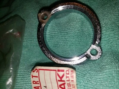 1973 Kawasaki H1 Exhaust Pipe Holder NOS 18069-044 May fit Other Years Foto 1 de 4