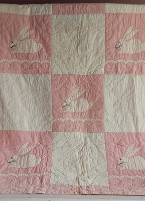 Винтажный 1940-х розовый и белый кролики аппликации и вручную выстеганные кролики кроватки лоскутное одеяло 37 x 52 - Изображение 1 из 4