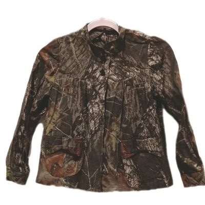 Sobrecamisa/cardigan camuflado hecho a mano para niñas Foto 1 de 4