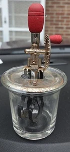 Vintage Betty Taplin Mini Handmixer/Eier Rührbesen mit 4 Unzen Glas Messschüssel - Bild 1 von 3
