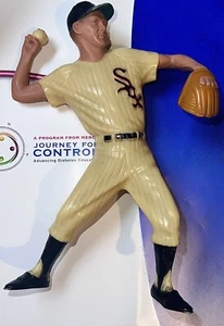 Original 1958-63 Nellie Fox # 2 Red Paint Hartland Statue Chicago White Sox L@@k - Picture 1 of 12