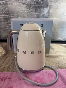 Hervidor eléctrico Smeg estilo retro crema KLF03crus - Imagen 1 de 5