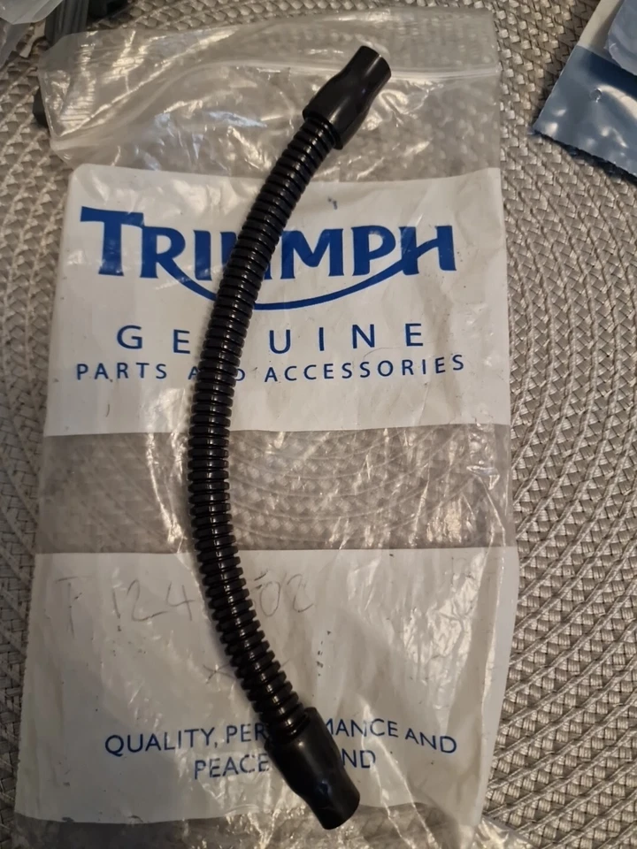 Fuel Evaporation Hose T1242502 Triumph Daytona/Speed Triple/Sprint/Tiger - Image 1 of 1