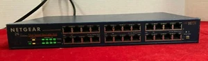 Netgear DS524 24-Port 10/100Mbps Dual Speed Stackable Hub  - Picture 1 of 6