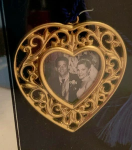 NUEVO DE LOTE ANTIGUO Adorno en Tono Dorado en Forma de Corazón de GLORIA DUCHIN con lugar para Boda - Imagen 1 de 8