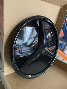 DISTINTIVO EMBLEMA CLASSE PER MERCEDES A B C CLA CLS 3D NERO C63 A35 AMG EDIZIONE 2018 - Foto 1 di 2