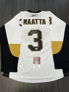 Camiseta deportiva firmada por Olli Maatta de los Pittsburgh Penguins certificado de autenticidad JSA - Imagen 1 de 2