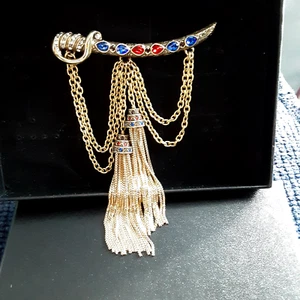 RARE HEIDI DAUS SABEROUS SWORD CRYSTALl HANGING TASSELS NEVER REMOVED FROM BOX - Picture 1 of 4
