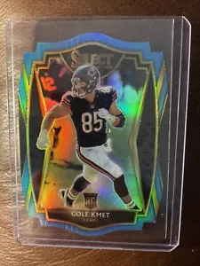 2020 Select Cole Kmet Premier Level Light Blue Prizm Die Cut Rookie RC #174 - Bild 1 von 2