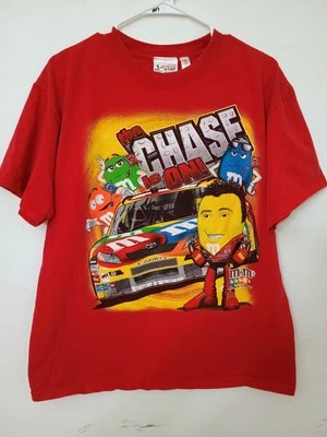 Camiseta Kyle Busch NASCAR Talla L Estampado Completo Colorido Y2K M&M Peanuts Chase  Foto 1 de 4