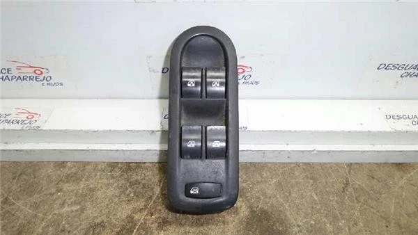 BOTONERA PUERTA DELANTERA IZQUIERDA - - Renault Scénic II (JM) 2004 156018070 - Imagen 1 de 4