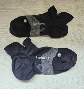 New FEETURES Elite Light or X-Light Cushion SMALL Black No-Show Tab Socks No Pkg - Picture 1 of 2