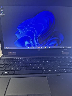 Portátil HP ProBook 6570B i5-3210M 2.5 6GB 500GB HDD W11 ACTUALIZACIÓN 25H2 BATERÍA DEFECTUOSA Foto 1 de 4