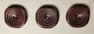Vintage Art Deco Bakelite Buttons Set of 3 Maroon Brown Carved 1 Inch Sewing - Image 1 of 4