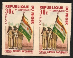 Níger #176 (A29) en estado bastante bueno MNH IMPERF - 1966 30 fr Guardia de Color de las Fuerzas Armadas Nacionales - Imagen 1 de 1