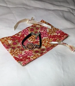Brighton Floral geflochtenes schwarzes Lederarmband mit Brighton Etui NICHT MEHR ERHÄLTLICH - Bild 1 von 4