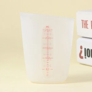 Soft Measuring Cup Silicone Beaker Liquid Container With Graduations - Picture 1 of 12