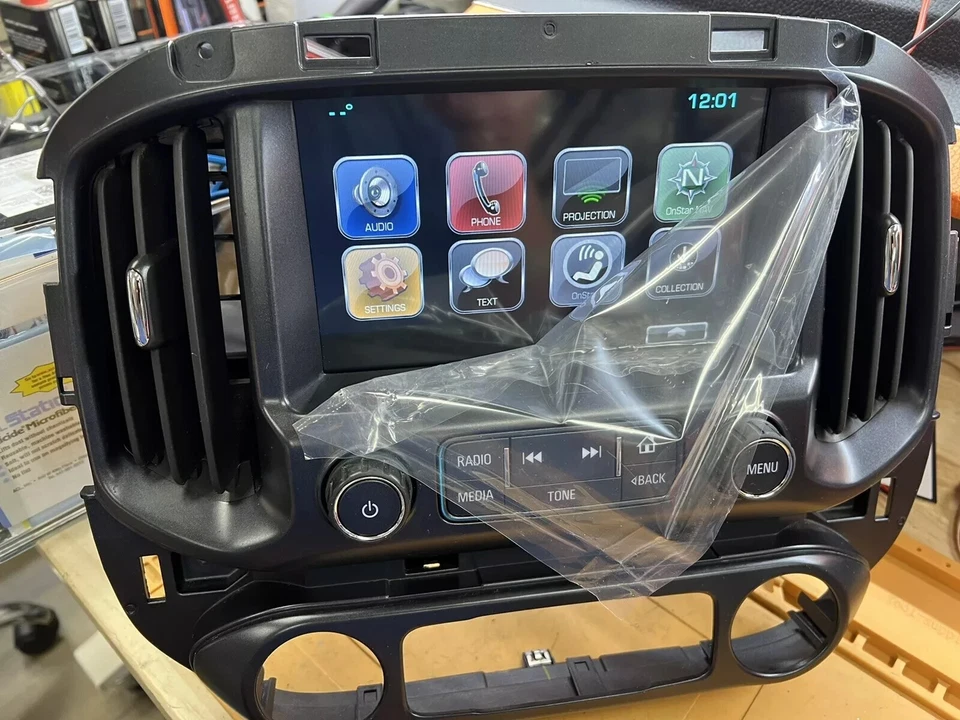 2015–2016 GMC Canyon от оригинального производителя 8 дюймов сенсорный экран радио дисплей панель управления модернизированная - Изображение 1 из 4