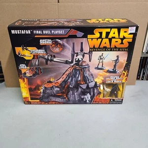 STAR WARS REVENGE OF THE SITH MUSTAFAR FINAL DUEL w/ OBI-WAN and VADER FIGURES - Picture 1 of 2