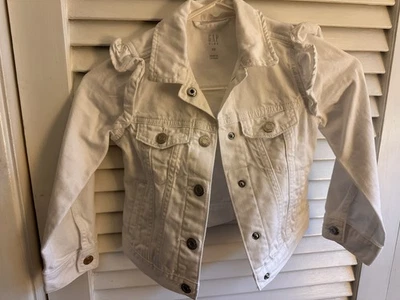 Jaqueta jeans branca infantil Gap tamanho XS (4-5) - Imagem 1 de 4