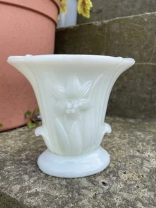 Art Deco Akro Agate USA Pressed Glass Lily Vase No. 658 White Slag Milk Glass - Picture 1 of 14