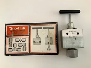 NEW SWAGLOK SNO-TRIK SS-945-FPAR HIGH PRESSURE ANGLE PATTERN NEEDLE VALVE 1 1/8- - Picture 1 of 4