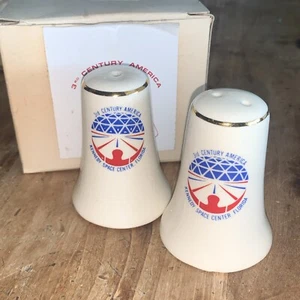 NASA Tour Kennedy Space Center Florida salt & pepper shakers 3rd century America - Picture 1 of 12