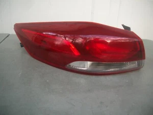 HYUNDAI ELANTRA17 18 INNER TAIL LIGHT OEM LH LENS CHIPPED - Picture 1 of 3