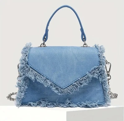 Bolso sin asas de mezclilla cuadrado de aspecto vintage bandolera correa con flecos borde imán cierre Foto 1 de 4