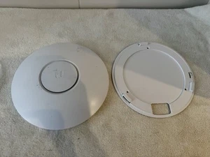Ubiquiti Unifi AP Wireless Access Point | SWX-UAP | With Mounting Bracket | POE - Afbeelding 1 van 2