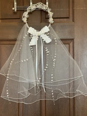 Headpiece For Holy Communion Veil With Pearls And Flowers, Purse And Gloves - Image 1 of 4