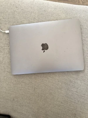 Apple MacBook Pro 13 pulgadas (2017) - Dos puertos Thunderbolt 3 - Excelente estado Foto 1 de 2